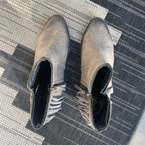 Grey fringe Corral Boots - Picture 4 of 7